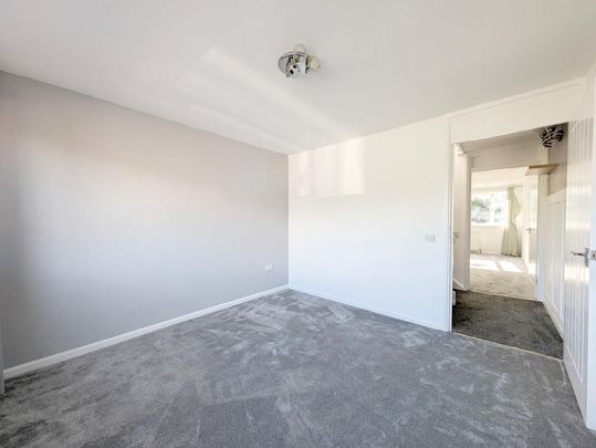 4 bedroom terraced house to rent - Photo 1