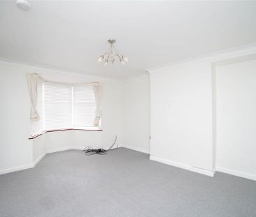 3 bedroom end of terrace house to rent - Photo 1
