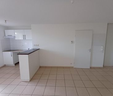 location Appartement T2 DE 42.67m² À AUCAMVILLE - Photo 4