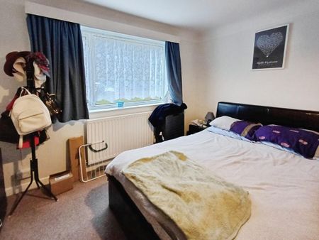 2 bedroom detached bungalow to rent - Photo 2