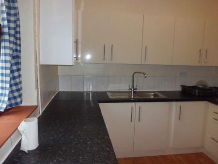 6 bedroom house to rent - Photo 2