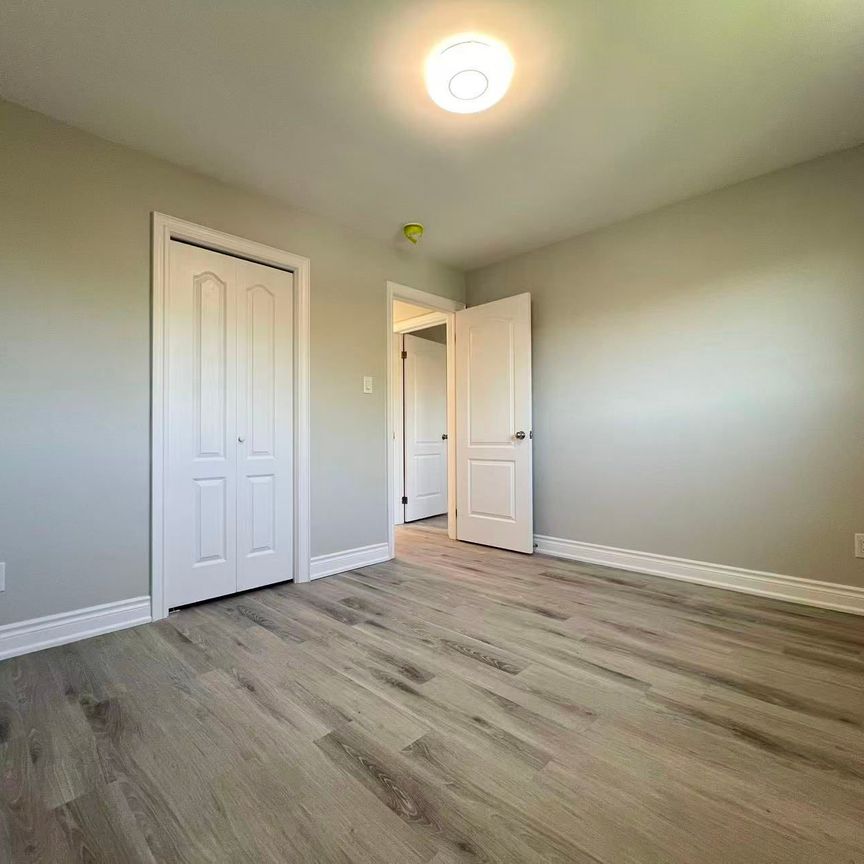 For Lease - 329 Cherokee Boulevard Unit# Upper, Toronto, Ontario - Photo 1