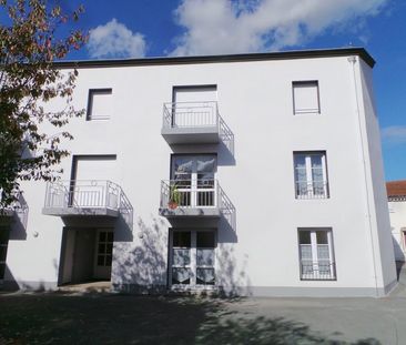 Location Appartement 2 pièces 39m² MONTAIGU VENDEE 85600 - Photo 5