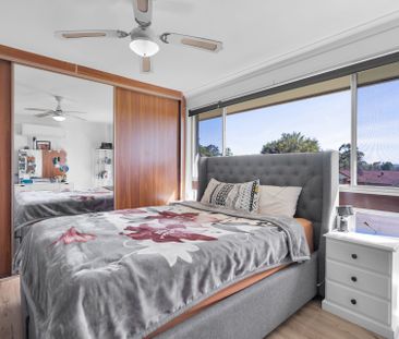 Beautifully Renovated Family Home in a Quiet Cul-De-Sac - Photo 4