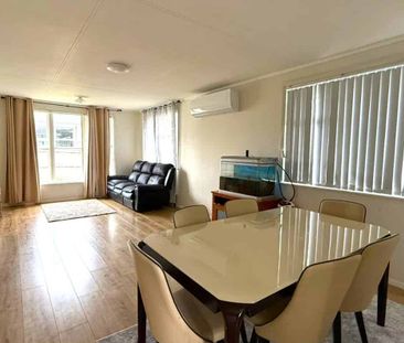 PAPAKURA, 4 BEDROOMS - Photo 1