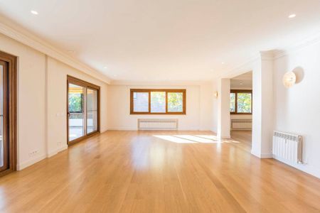 Luxury Flat for rent in Pozuelo de Alarcón, Spain - Photo 2