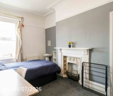 Room 3, 3 Feversham Crescent, Wiggington Road - Photo 6