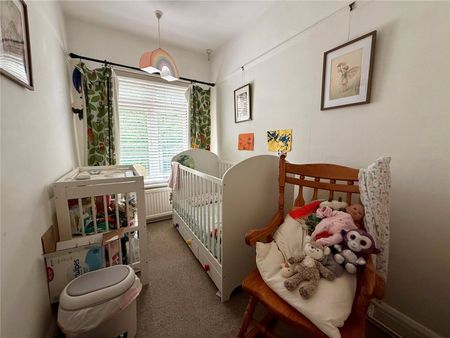 Christchurch Place, Christchurch Mount, Epsom, Surrey, KT19 8RS - Photo 5