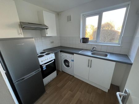 1 bedroom flat to rent - Photo 4