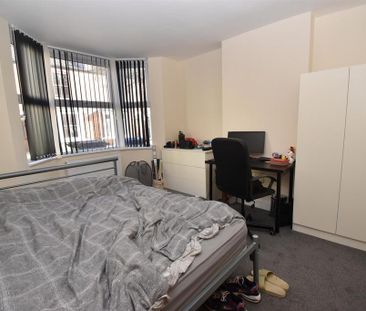 4 bedroom house to rent - Photo 2