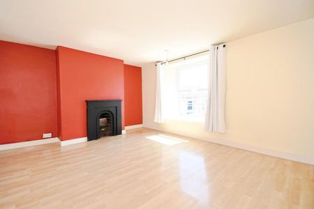 3 bedroom terraced house to rent - Photo 4