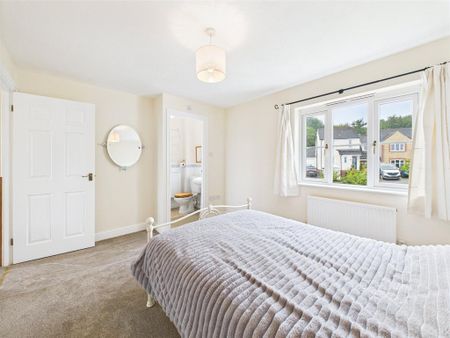 3 bedroom detached house to rent - Photo 4