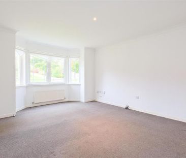 4 bedroom detached house to rent - Photo 4