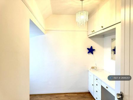 5 bedroom semi-detached house to rent - Photo 5