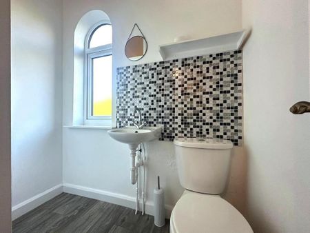 3 bedroom terraced house to rent - Photo 2