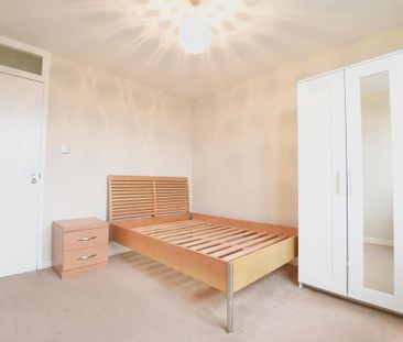 3 bedroom flat to rent - Photo 5