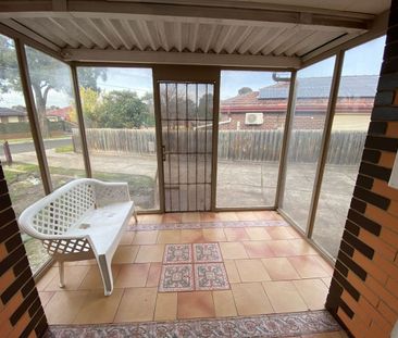 Affordable home in great location! - Photo 2