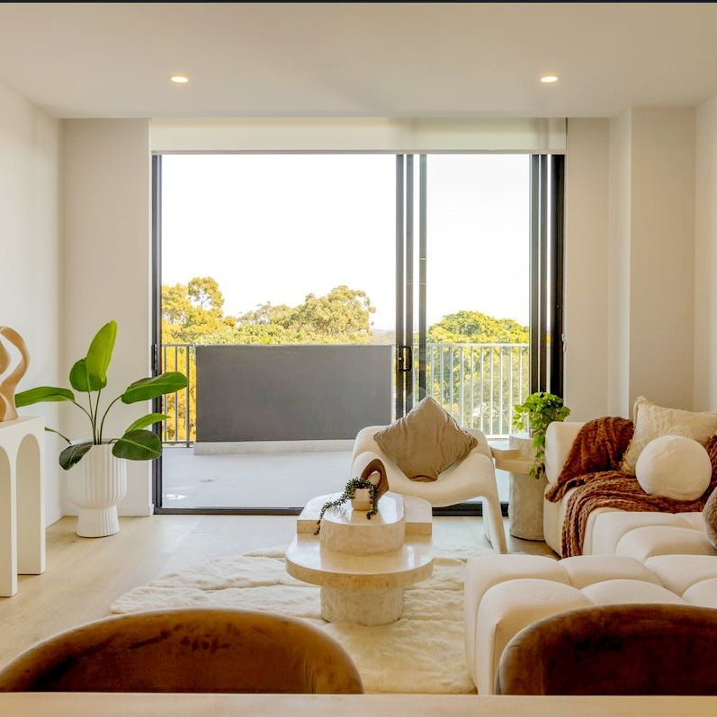 New Luxury Apartment - Photo 1