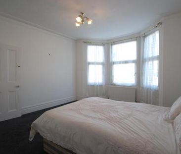 3 bedroom detached house to rent - Photo 4