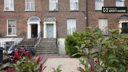 Practical studio flat to rent in Rathgar, Dublin - Photo 5