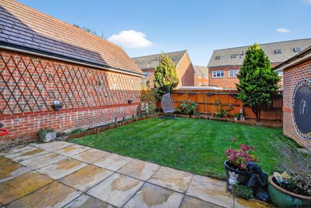 4 bedroom detached house to rent - Photo 3