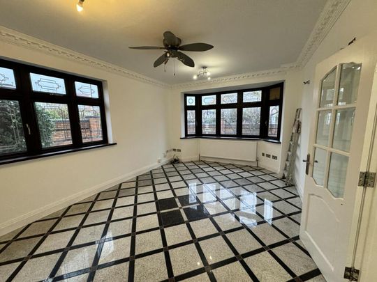 6 bedroom detached house to rent - Photo 1