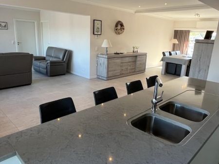 Riant appartement met groot terras in centrum - Photo 2