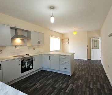 4 bedroom detached bungalow to rent - Photo 4