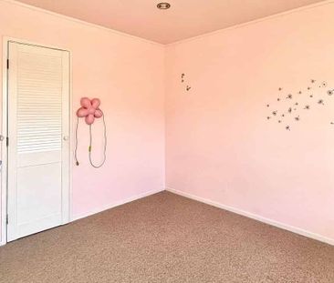 Spacious & Sunny 3 bedroom house Ready to move in! - Photo 1