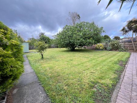 Family Home with Extra Space - Photo 4