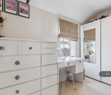 2 bedroom semi-detached house to rent - Photo 6