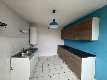 Location Appartement 3 pièces 70m² MONTROND LES BAINS 42210 - Photo 3