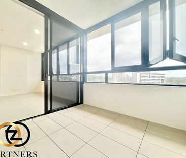 East facing& auto blinds - Photo 5