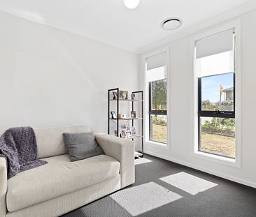 101 Edmund Street, Grantham Farm NSW 2765 - House For Rent | Domain - Photo 1