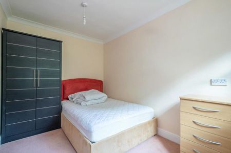 1 bedroom ground floor flat to rent - Photo 4