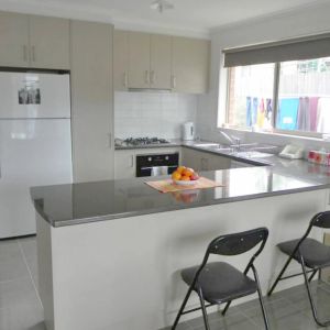 Private modern unit - Photo 2