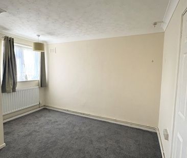 1 bed Flat for rent - Photo 2