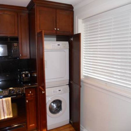 Classic Shaughnessy Studio Apartment *** NO PETS *** - Photo 4