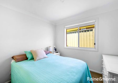 Light-Filled Living in Nowra - Photo 4