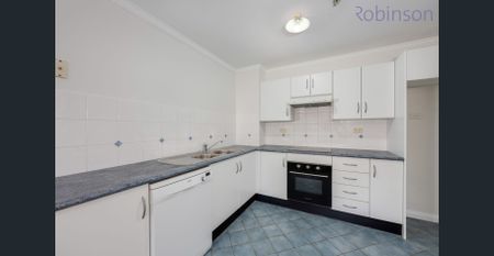 Contemporary one bedroom apartment located on 2nd floor of 'Essington Apartments' - Photo 2