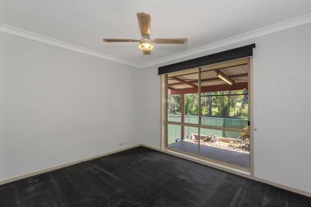 Charming 4 Bedroom Home Backing onto Bushland - Photo 3