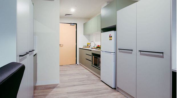 Two bedrooms and one bathroom that can be split into groups. 【2 weeks rent free】 - Photo 1