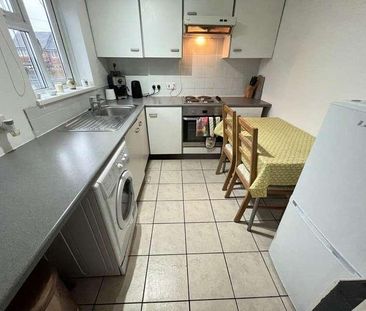 First Floor Flat Lambrok Road, Trowbridge, Wiltshire, BA14 - Photo 3