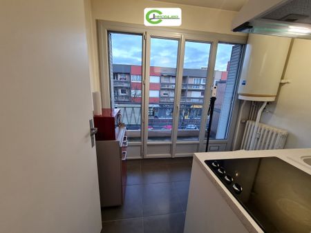 Location Appartement 1 pièce 29m² LA FERTE BERNARD 72400 - Photo 3