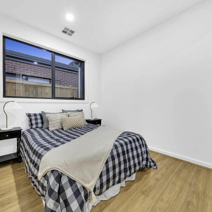 Brand New fully upgraded beauty ! - Photo 1