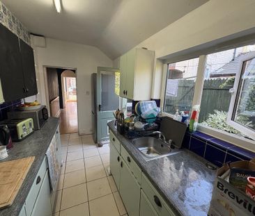 2 bedroom terraced house to rent - Photo 4