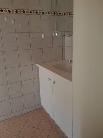 Appartement de 4,5 pièces au 2ème étage avec part au grand jardin commun - Photo 5
