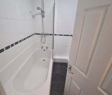 6 Bed - 16 Winston Mount, Headingley, Leeds - LS6 3JY - Student - Photo 4