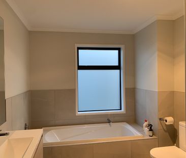 Unit 5, 4 Matimati Place, Hobsonville, Auckland - Photo 2