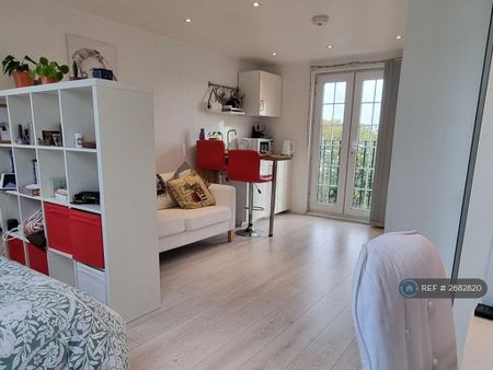 4 bedroom terraced house to rent - Photo 2